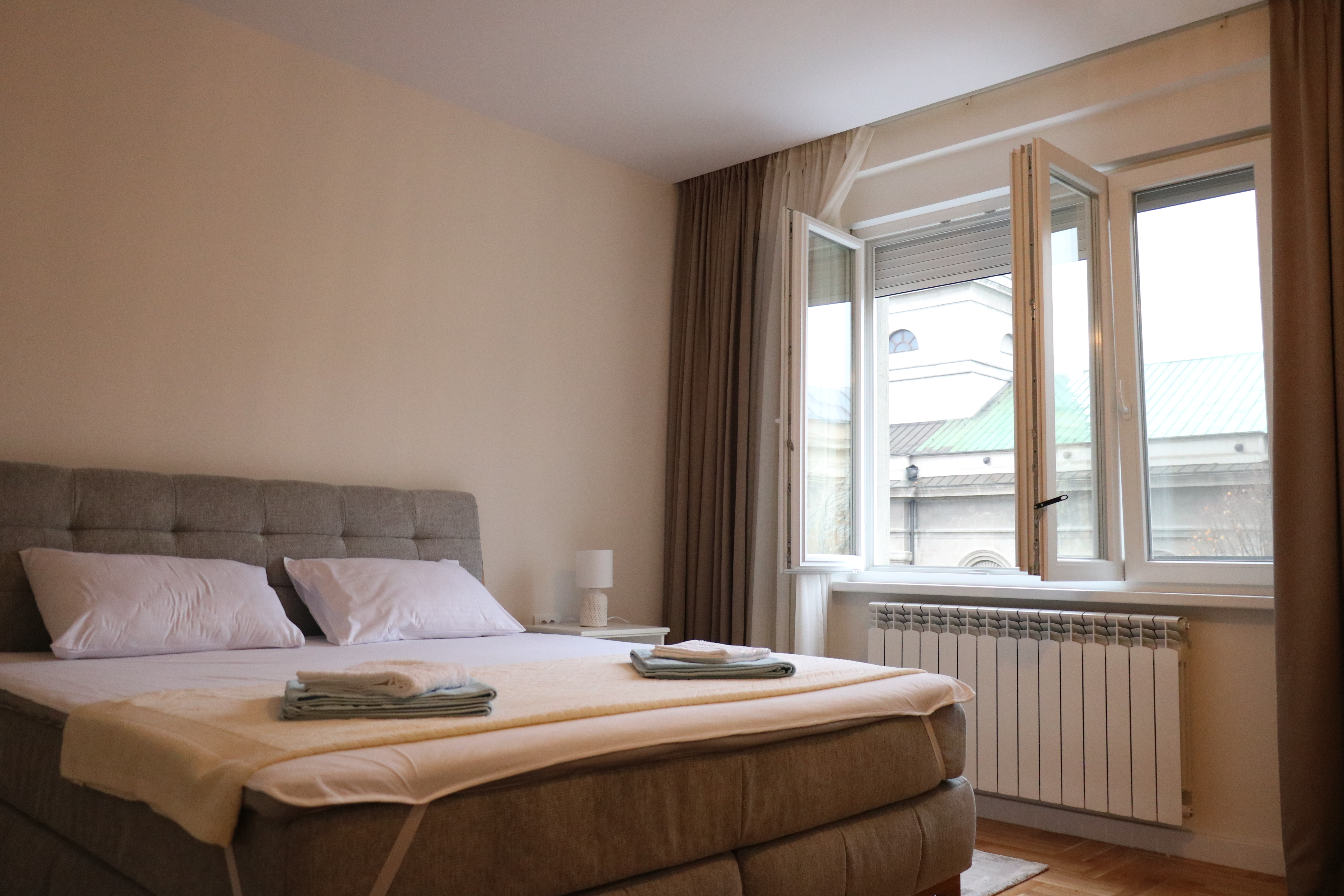 Sunny Oasis Apartment 10 Bedroom, Belgrade