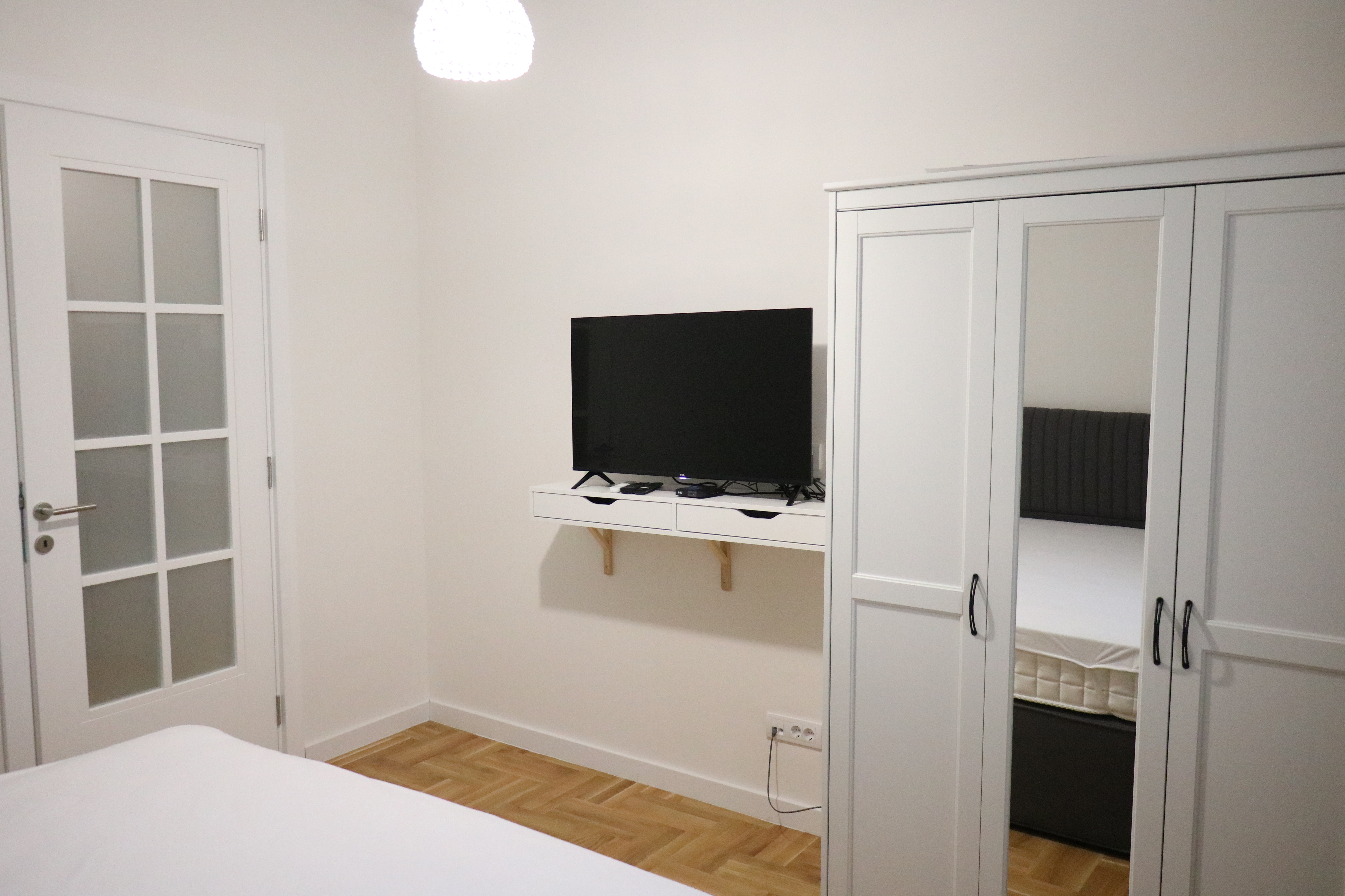 Sunny Oasis Apartment 10 Bedroom, Belgrade