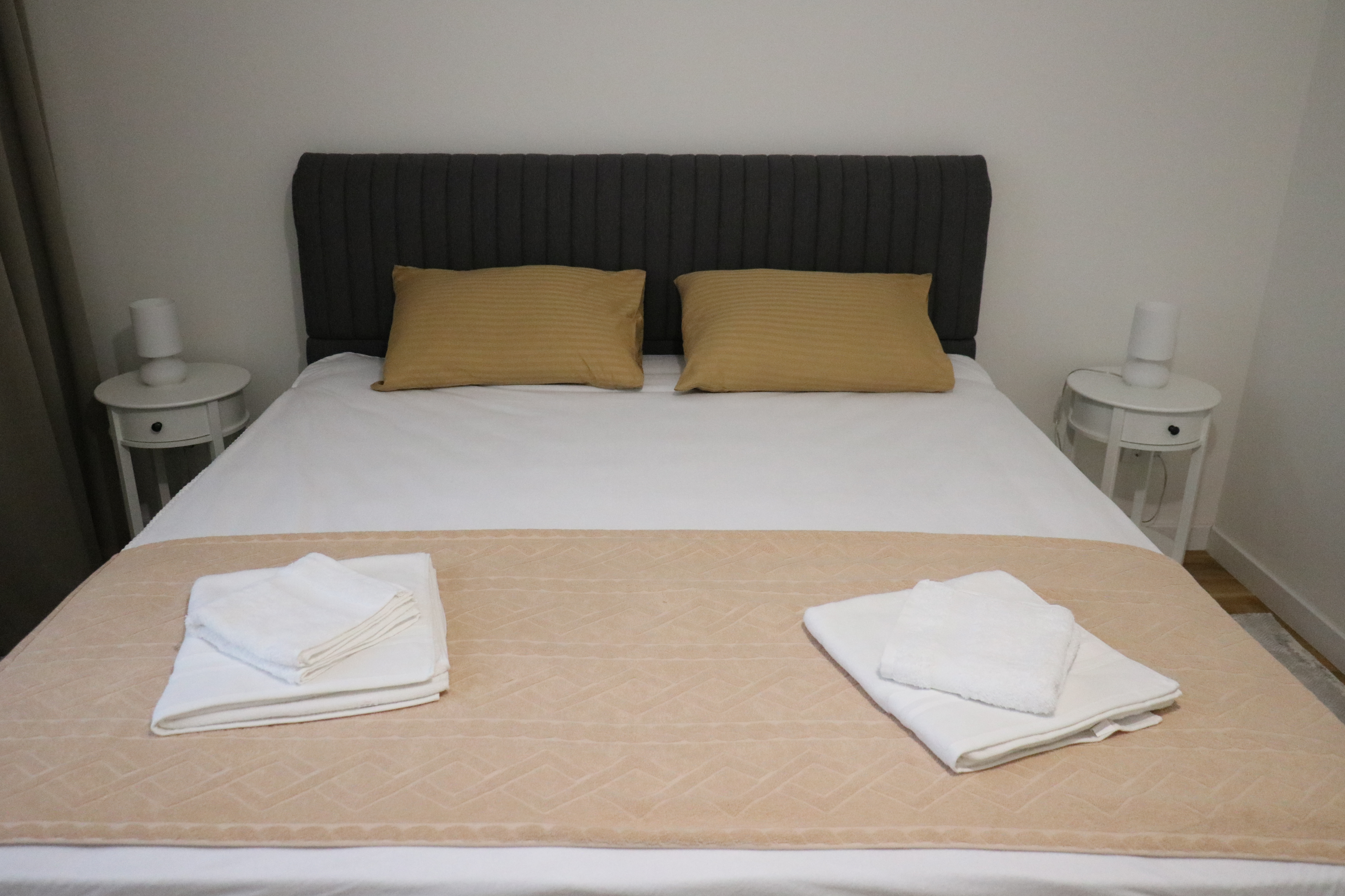 Sunny Oasis Apartment 10 Bedroom, Belgrade